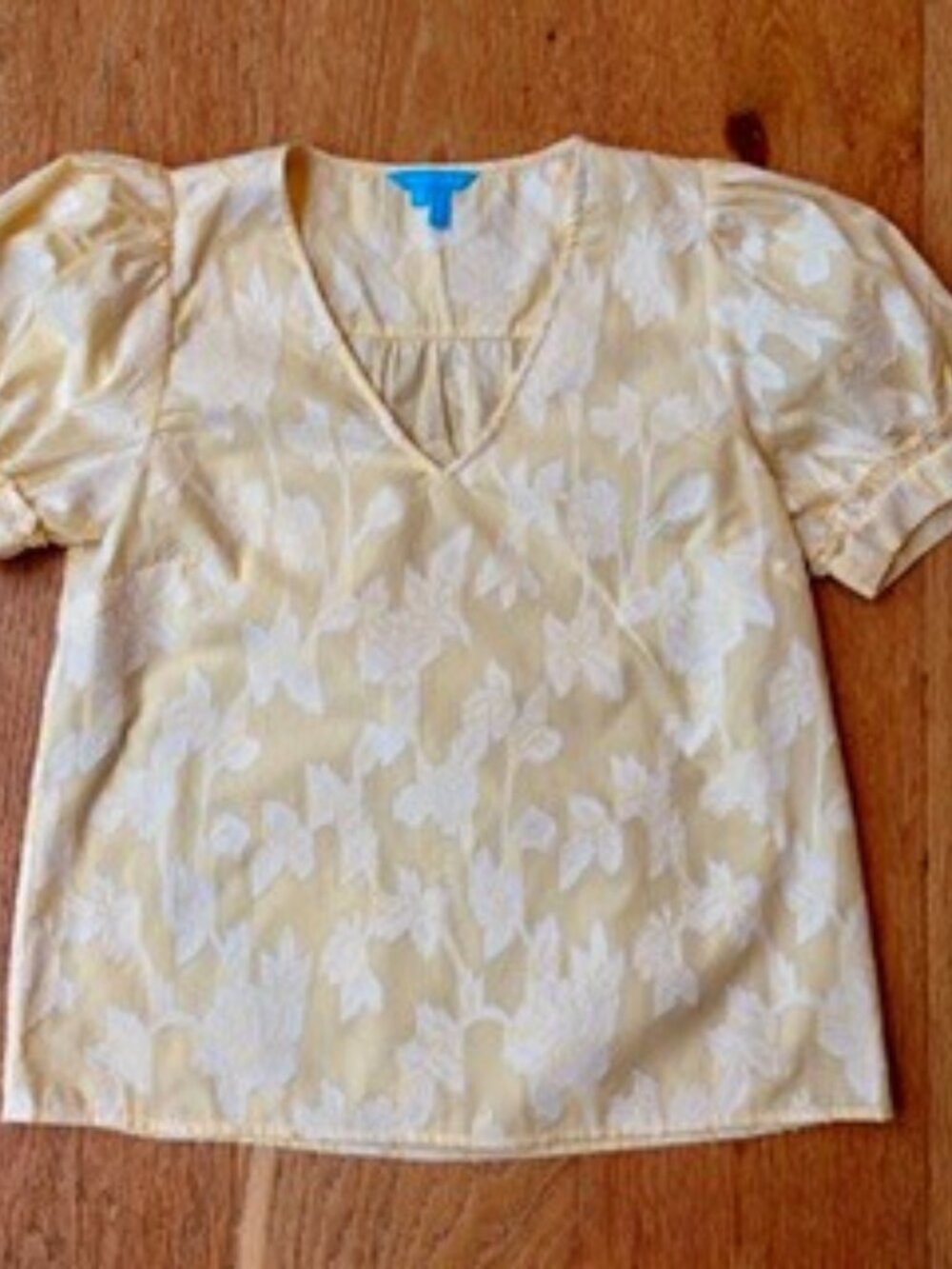 Draper James Yellow Floral Jacquard Puff Sleeve V-Neck Top, Small – NWOT